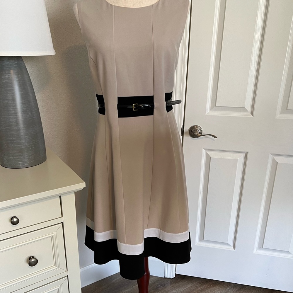Calvin Klein Colorblock Fit & Flare sleeveless dress with patent belt Sz 10